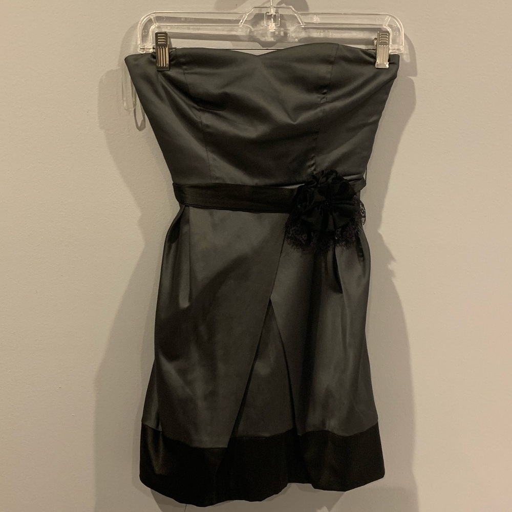 Strapless Gray Dress with Flower